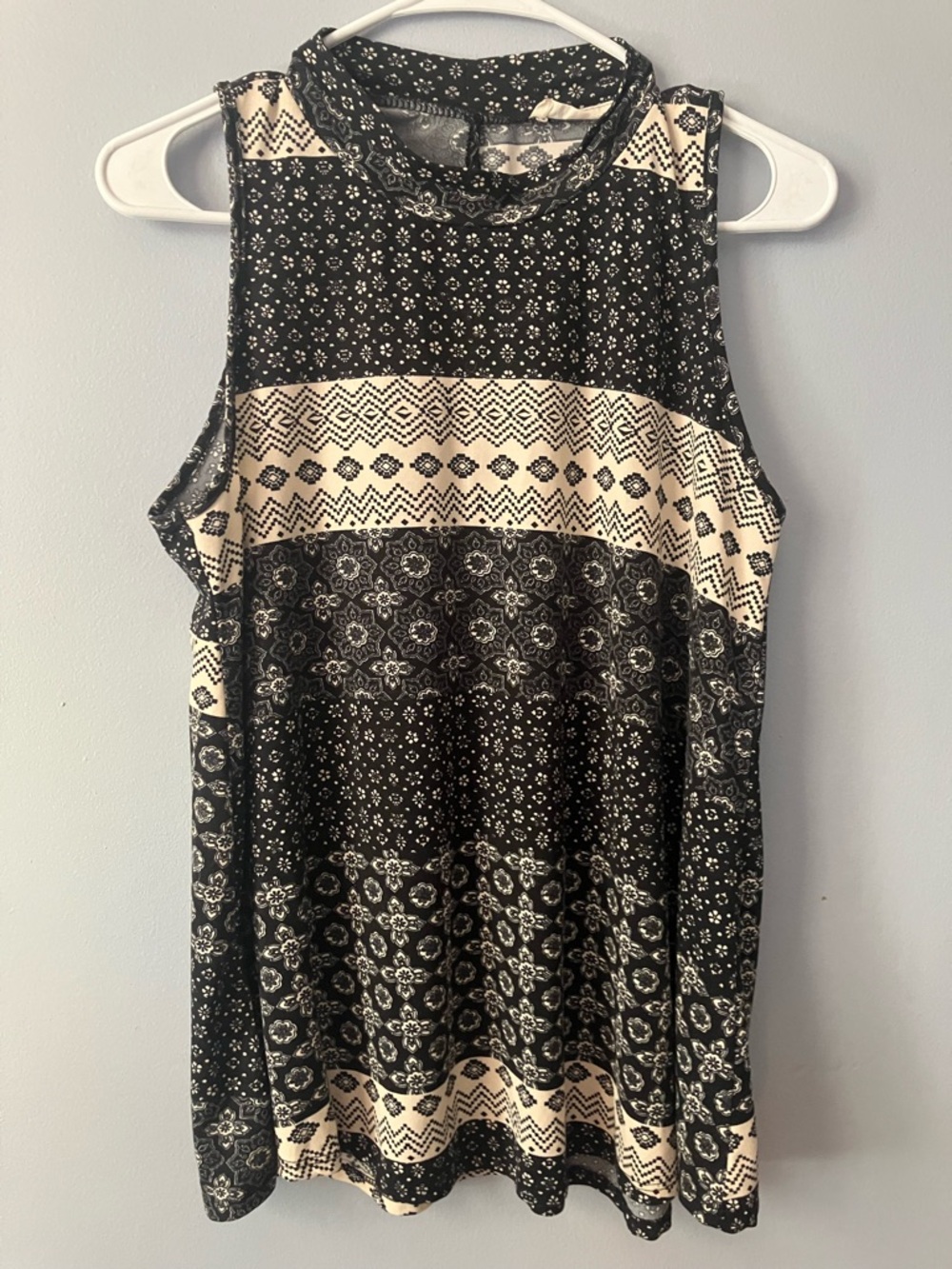 Black & Cream Mock Neck Sleeveless Camisole